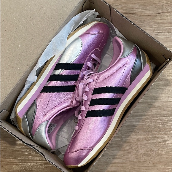 Adidas. Metallic Lilac Country OG - Picture 14 of 14